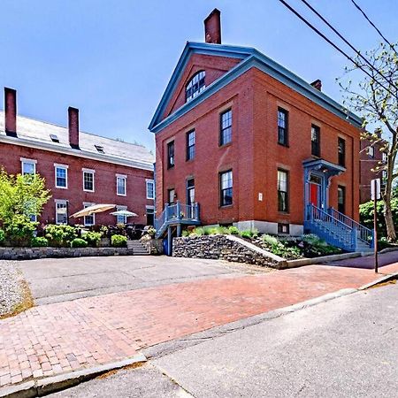 Historic Corner Apartment With Patio & Off Street Parking Portland Buitenkant foto