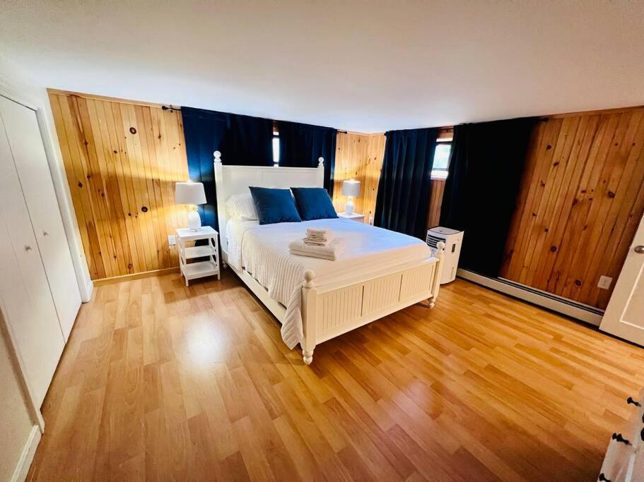 Historic Corner Apartment With Patio & Off Street Parking Portland Buitenkant foto