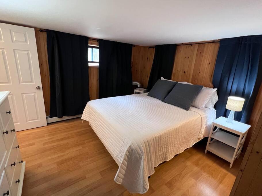 Historic Corner Apartment With Patio & Off Street Parking Portland Buitenkant foto