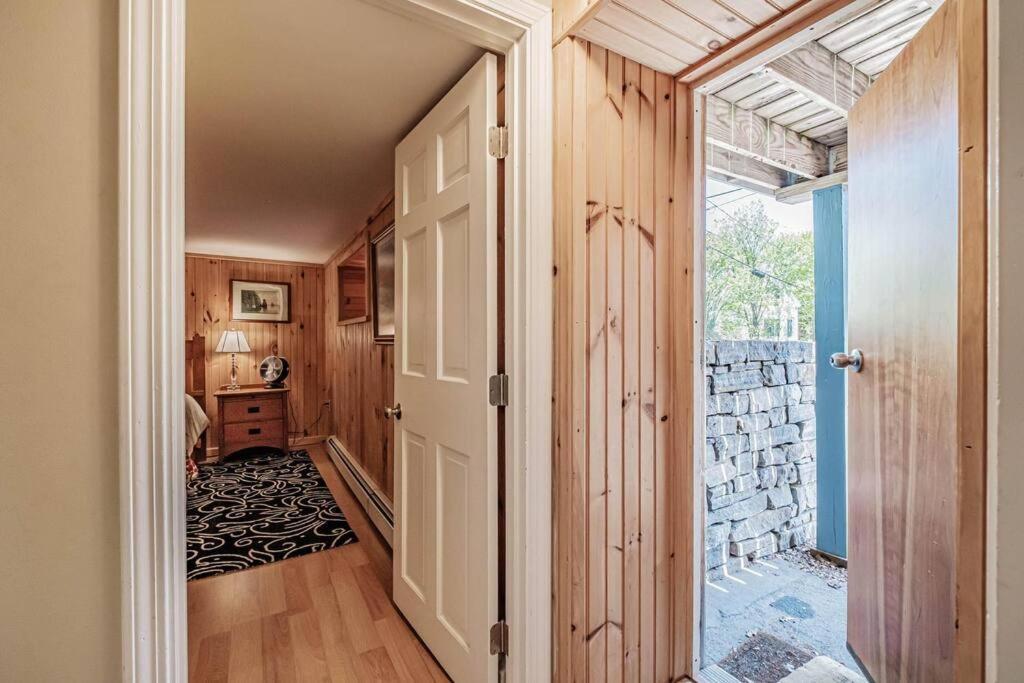 Historic Corner Apartment With Patio & Off Street Parking Portland Buitenkant foto